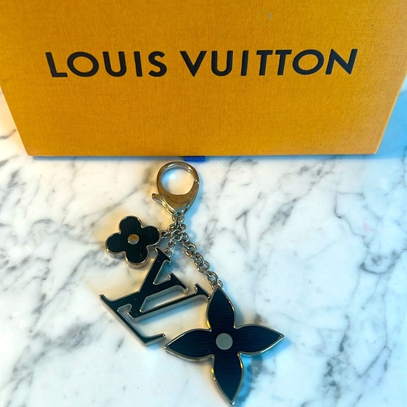 Louis Vuitton Bag charm/ Keyring 🖤 - Picture 4 of 7